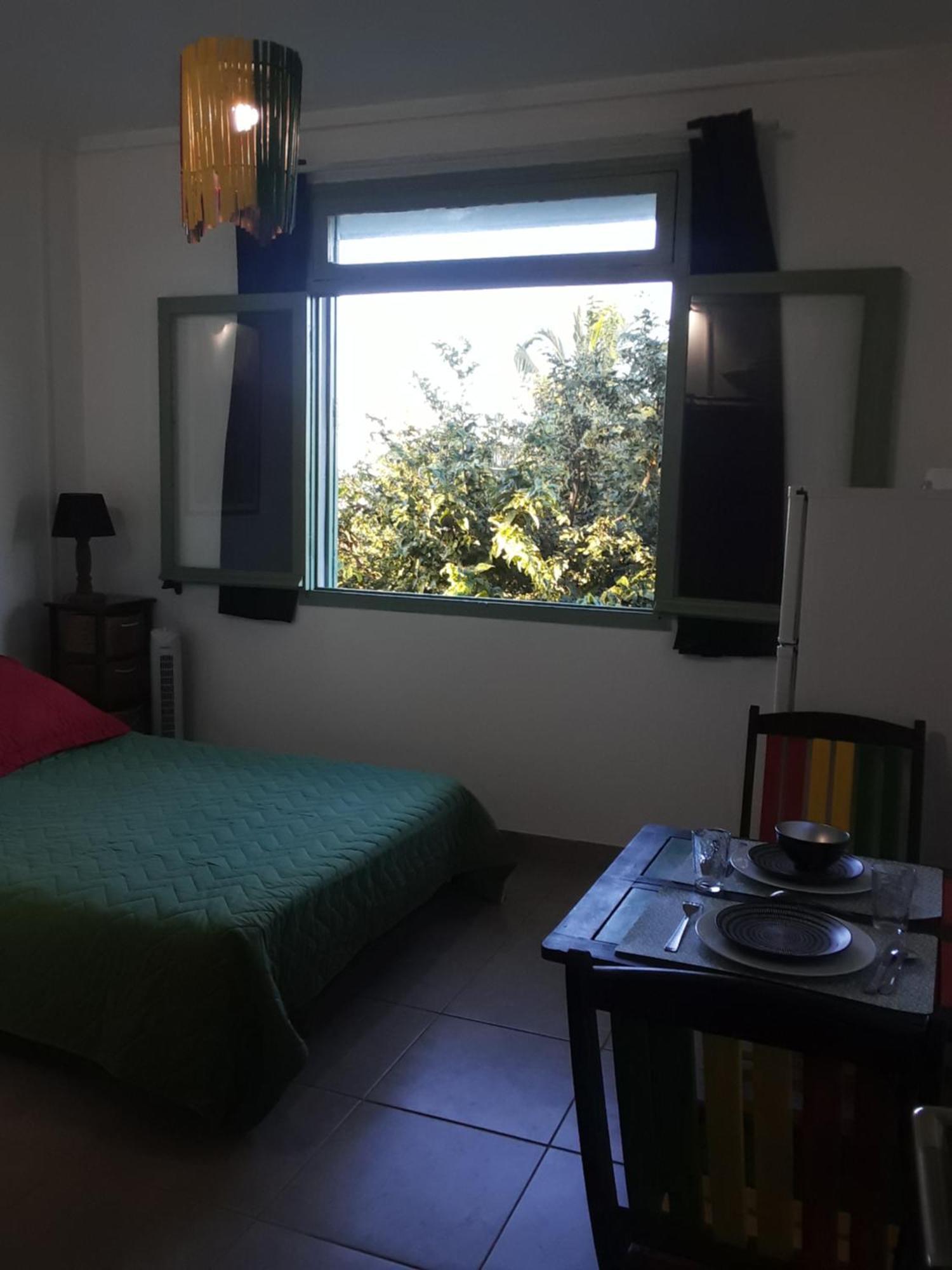 Hotel Le Tulear - Aux 4 Coins Du Monde Saint Pierre Habitación foto