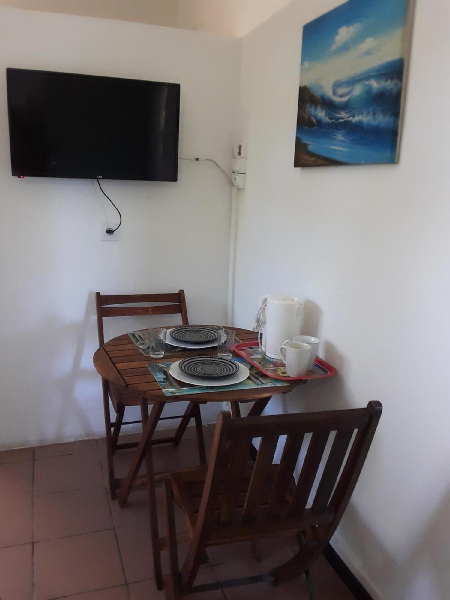 Hotel Le Tulear - Aux 4 Coins Du Monde Saint Pierre Habitación foto