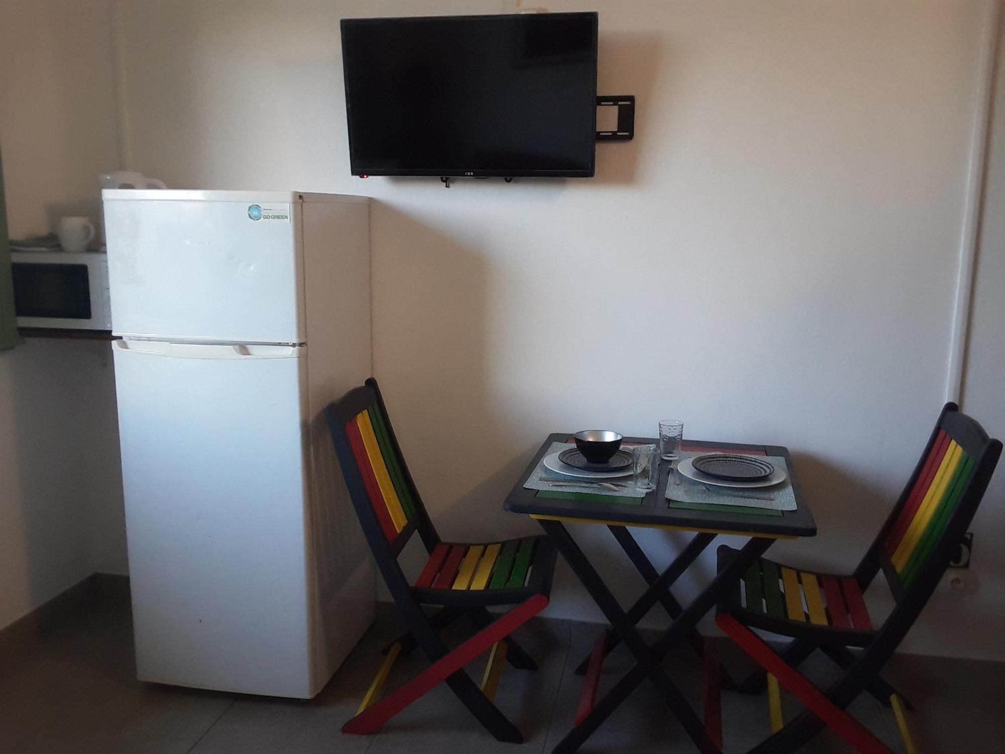 Hotel Le Tulear - Aux 4 Coins Du Monde Saint Pierre Habitación foto