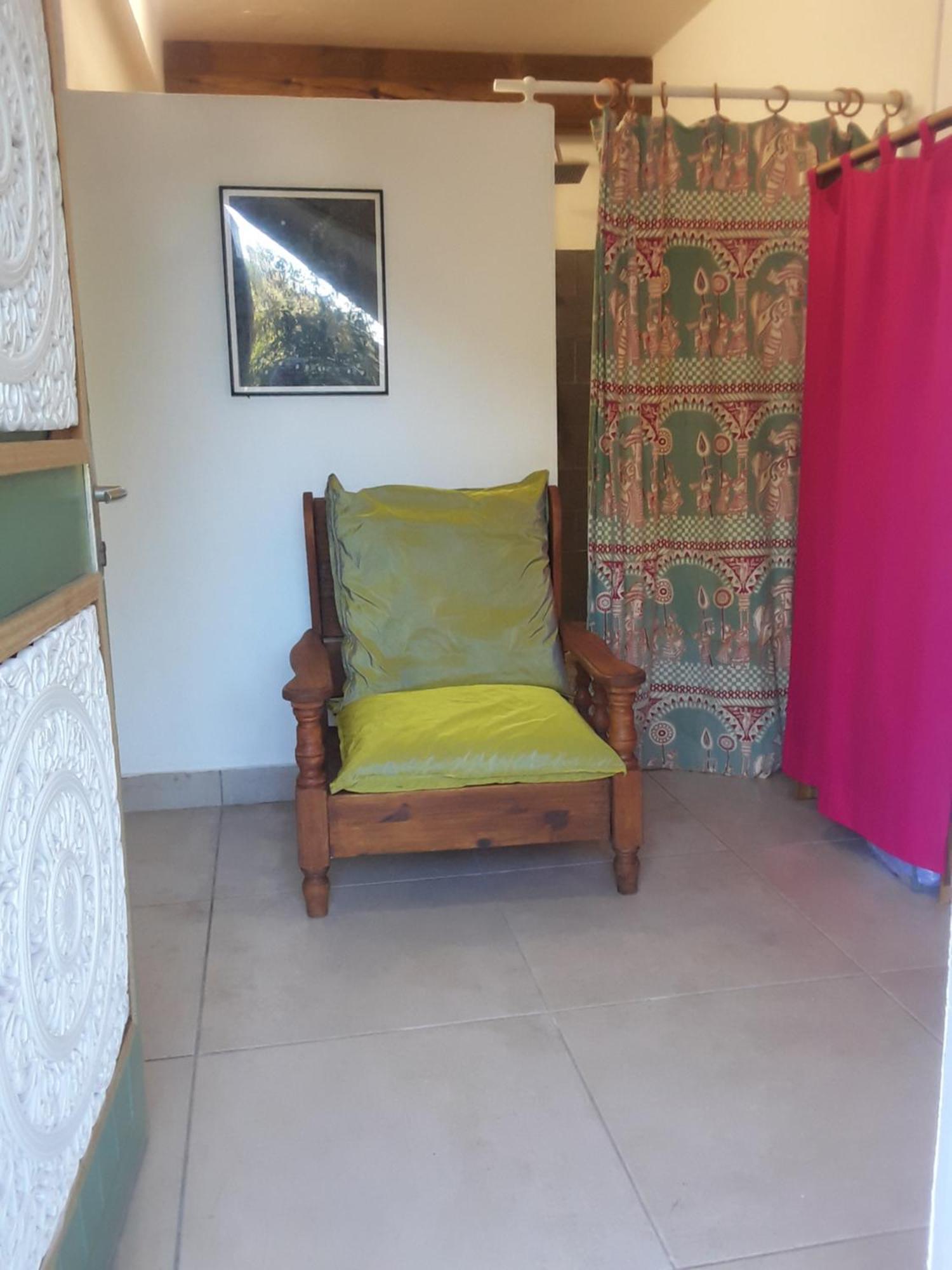Hotel Le Tulear - Aux 4 Coins Du Monde Saint Pierre Habitación foto